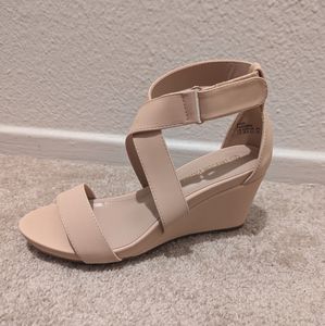 Dream Paris nude wedges, 7.5